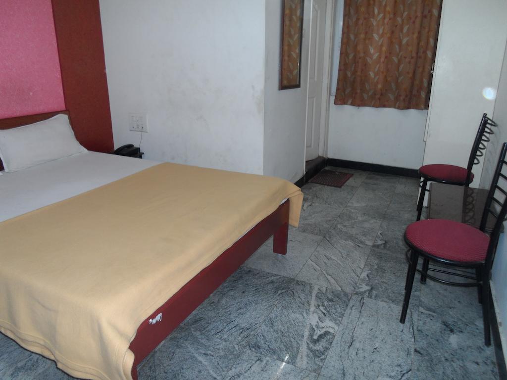 Hotel Vip Residency Tirupati Oda fotoğraf