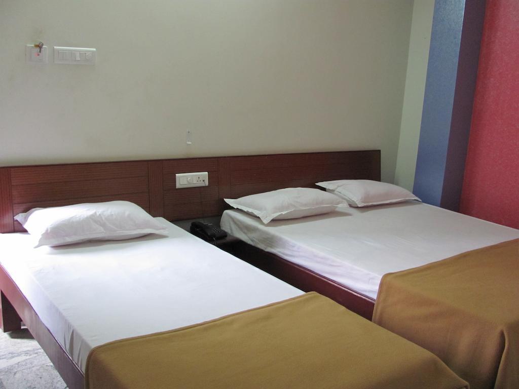 Hotel Vip Residency Tirupati Oda fotoğraf